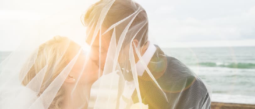 Equipo de arquitectos diseñando espacios modernos y funcionales